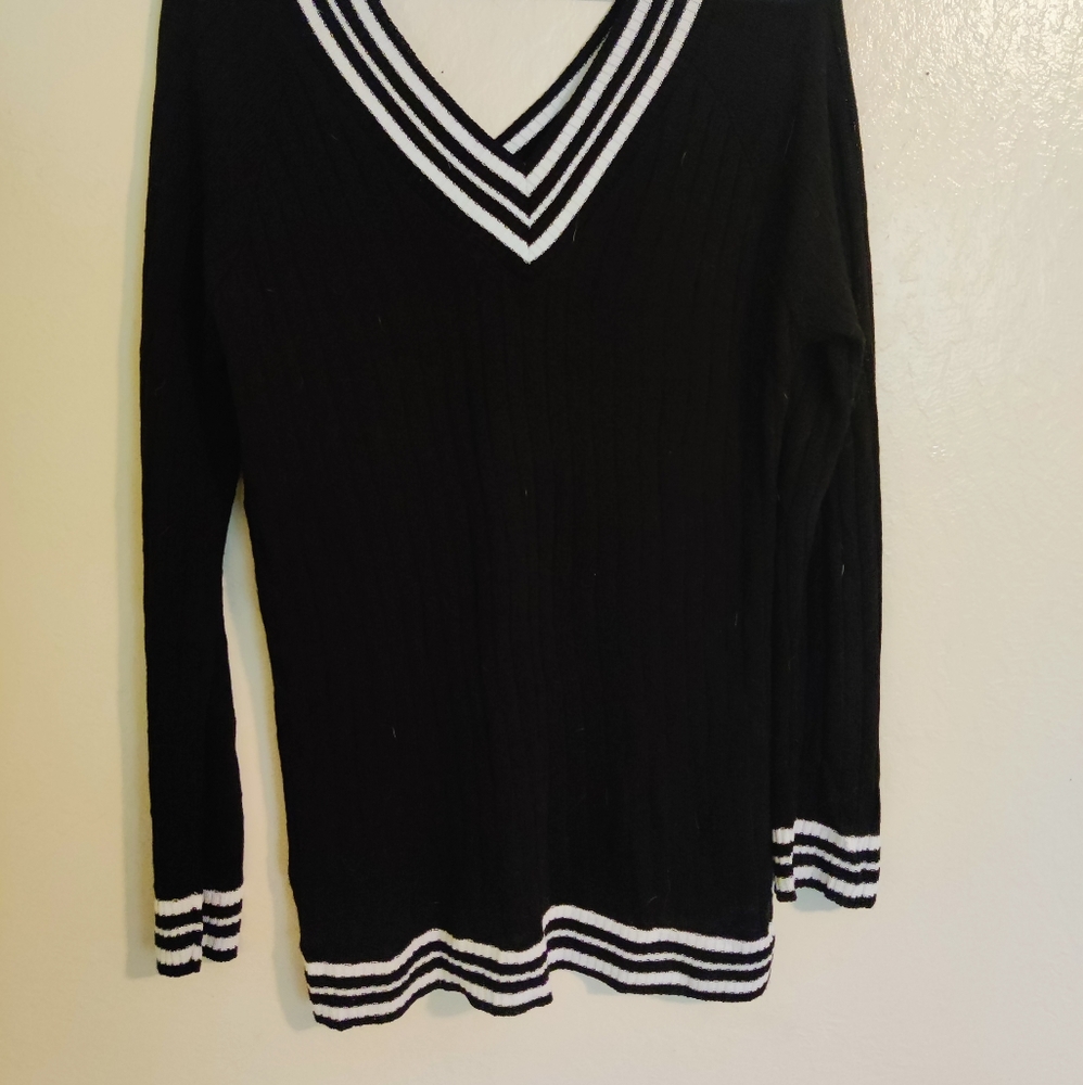 ⛔SOLD⛔ Black & white varsity style sweater